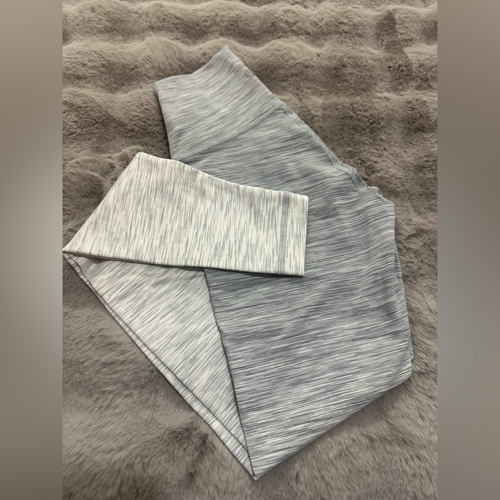 Lululemon align leggings size 2 - Picture 2 of 3
